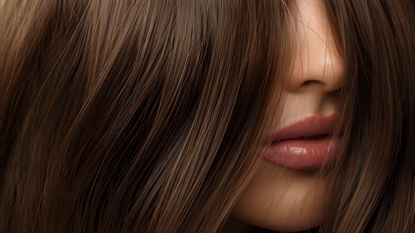 Quelle coloration maison choisir pour couvrir les cheveux blancs avec un rendu naturel ?
